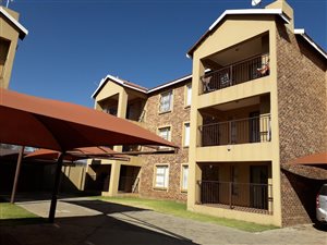 2 Bed Apartment in Rensburg