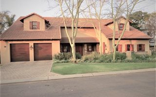 5 Bedroom House in Woodhill