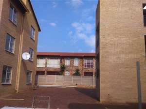 2 Bed Flat in New Redruth