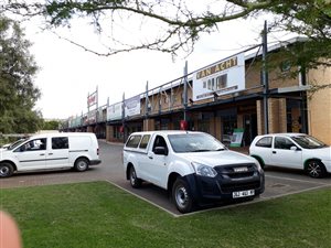 215 m² Commercial space in Montana Park