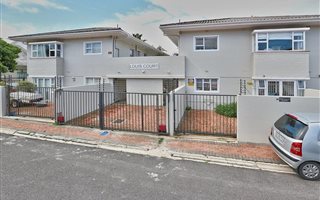 2 Bedroom Apartment in Wynberg