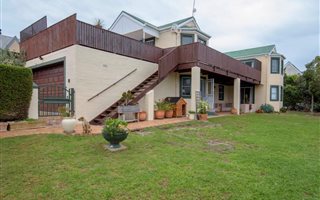 3 Bedroom House in Imhoffs Gift
