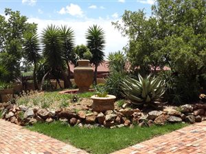 2 Bed Apartment in Ruimsig