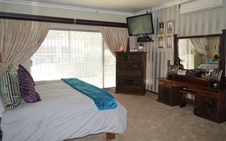 5 Bedroom House in Royldene