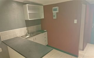 1 Bedroom Flat in Montclair