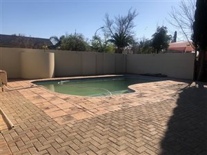 5 Bed House in Monument Heights