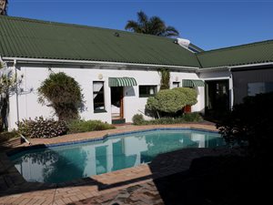 6 Bed House in Berea