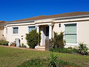 3 Bed House in Sunningdale