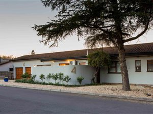 4 Bed House in Stellenryk