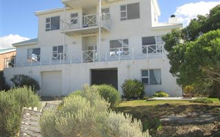 4 Bedroom House in Suiderstrand