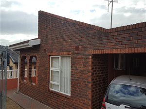 4 Bed House in Brookdale