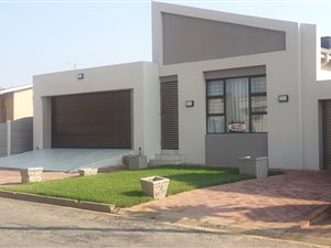 3 Bed House in Roshnee