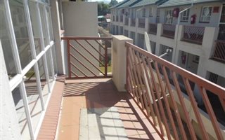 2 Bedroom Apartment in Geelhoutpark
