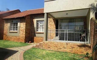 3 Bedroom Townhouse in Moreleta Park