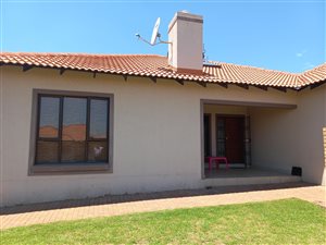3 Bed House in Monavoni