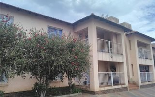 3 Bedroom Apartment in Rensburg
