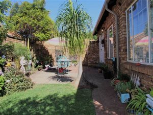 2 Bed Townhouse in Wierda Glen