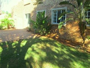 3 Bedroom Townhouse in Elarduspark