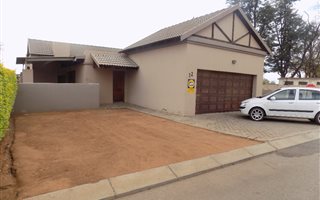3 Bedroom Townhouse in Waterval East