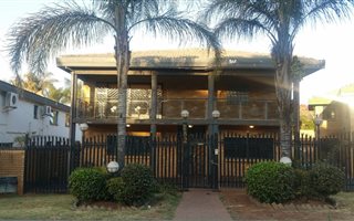 4 Bedroom House in Laudium