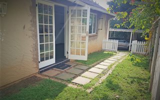 1 Bedroom Garden Cottage in Hayfields