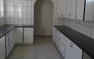 5 Bedroom House in Bramley Park