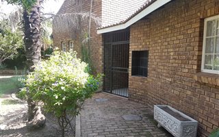 4 Bedroom House in Glen Marais