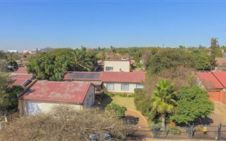 5 Bedroom House in Rooihuiskraal