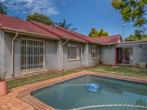 6 Bed House in Highveld