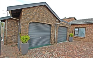 3 Bedroom House in Marais Steyn Park