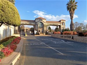 2 Bed Apartment in Dainfern Ridge