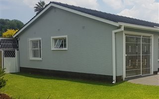 1 Bedroom Garden Cottage in Verwoerdpark