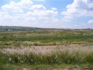 9000 m² Land available in Mooikloof Glen