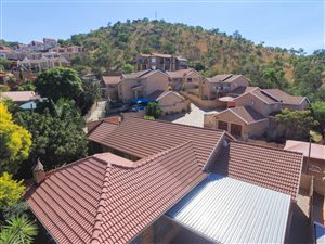 3 Bed House in Azaleapark
