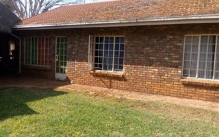 3 Bedroom House in Doornpoort and surrounds