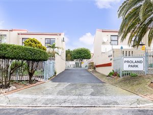 3 Bed House in La Rochelle