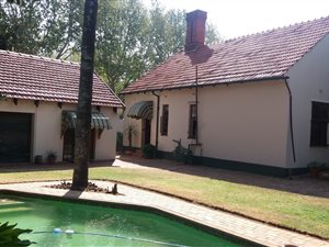1107 m² Commercial space in Clydesdale