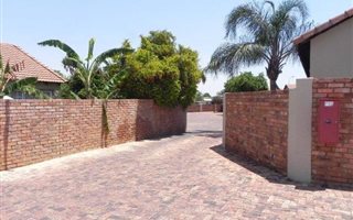2 Bedroom House in Amberfield