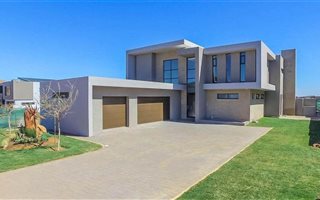 4 Bedroom House in Eye of Africa