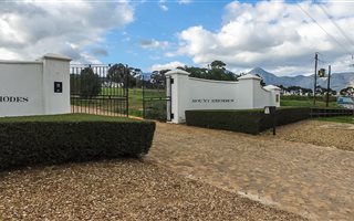 6326 m² Land available in Sir Lowrys Pass