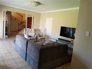 3 Bedroom Townhouse in Van Riebeeck Park