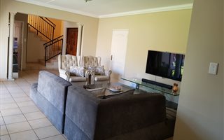 3 Bedroom Townhouse in Van Riebeeck Park