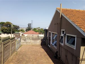 3 Bed House in Montclair
