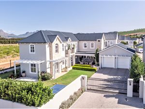 4 Bed House in Nooitgedacht Estate