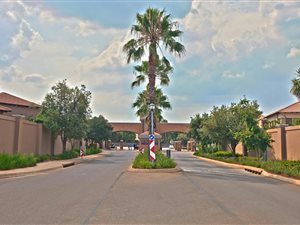 1000 m² Land available in Silverwoods Country Estate