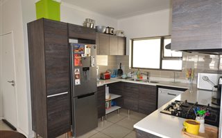 2 Bedroom Apartment in Bryanston
