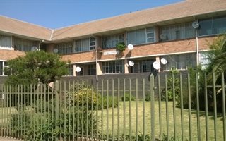 2 Bedroom Apartment in Springs Central