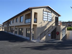 70 m² Office Space in Escombe