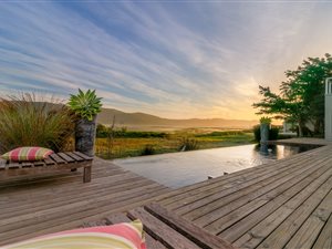 5 Bed House in Thesen Islands