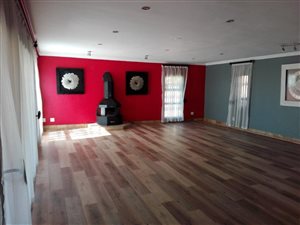 6 Bed House in Magalieskruin